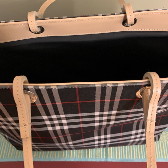 Slightly used authentic Burberry Tote blue checkered - Picture 9 of 10
